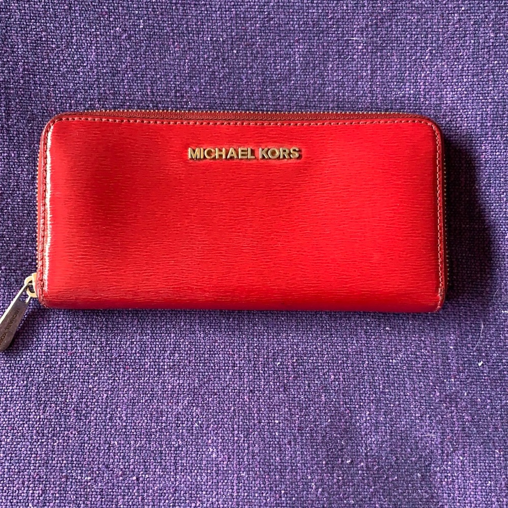 Michael Kors read zip wallet